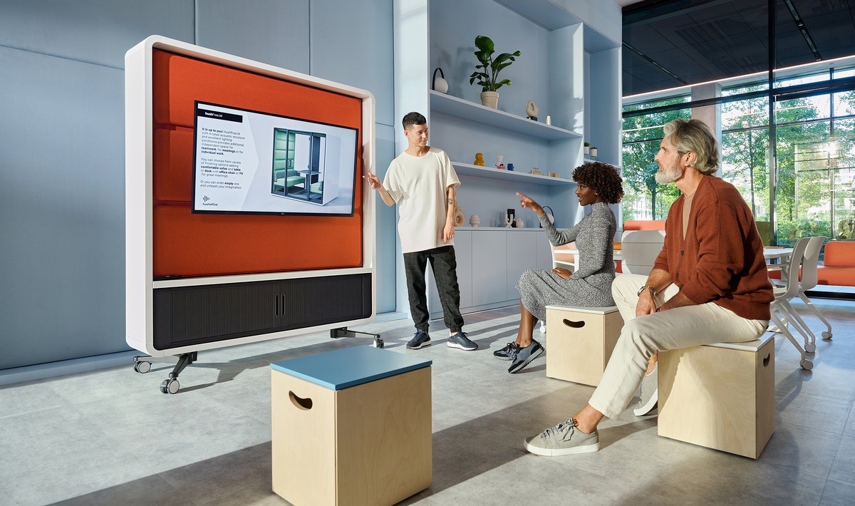 tv skjerm på en HushWall